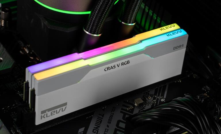 KLEVV CRAS V RGB DDR5 6400MT/s晶灿白內存开箱测试