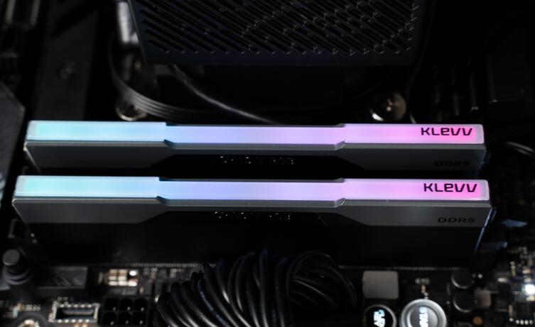 KLEVV CRAS V RGB DDR5內存开箱评测