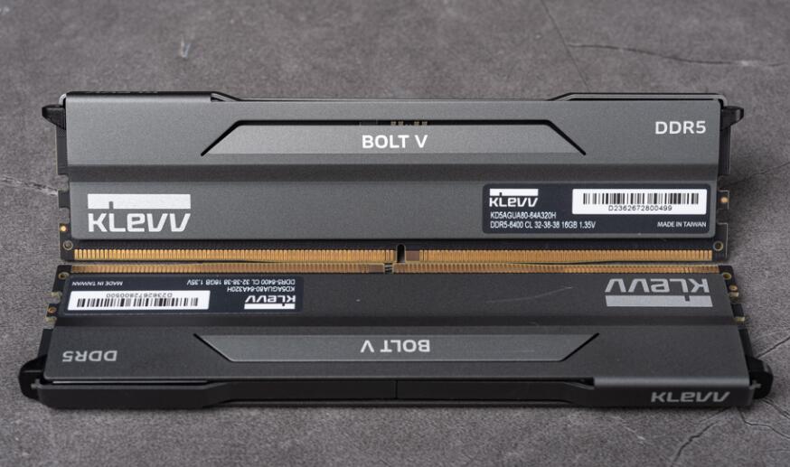 KLEVV BOLT V DDR5 6400MT/s 16GBx2內存开箱评测