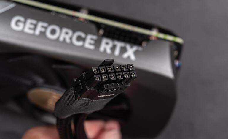 ZOTAC GAMING RTX4070SUPER TWIN EDGE OC开箱测试