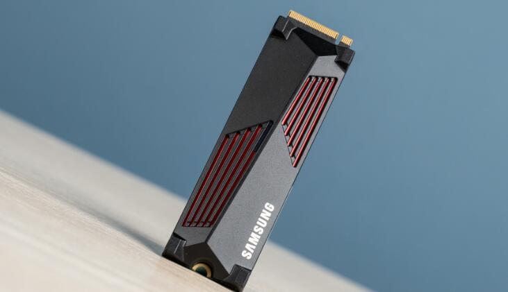 SAMSUNG 990 PRO with Heatsink PCIe 4.0 M.2固态硬盘开箱测试