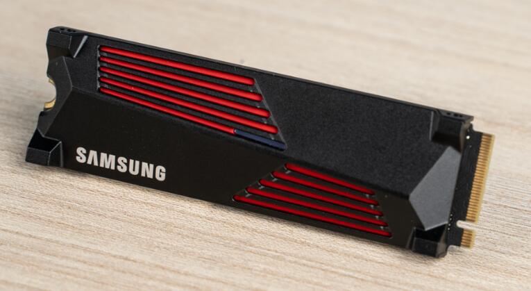 SAMSUNG 990 PRO with Heatsink PCIe 4.0 M.2固态硬盘开箱测试