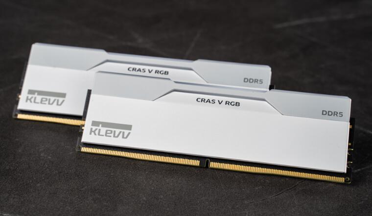 KLEVV CRAS V RGB DDR5 6400MT/s晶灿白內存开箱测试